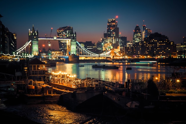 Tower Bridge bei Nacht